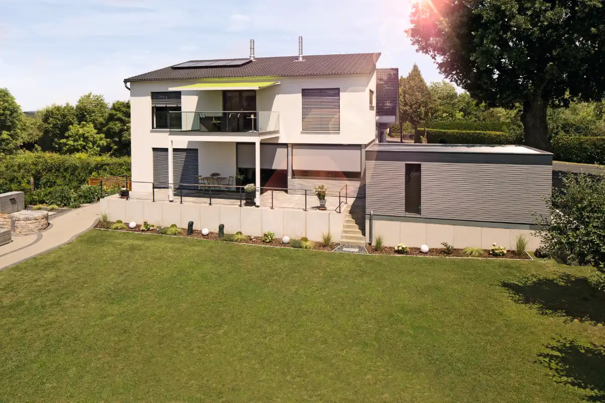 Grüne Markise für den Balkon